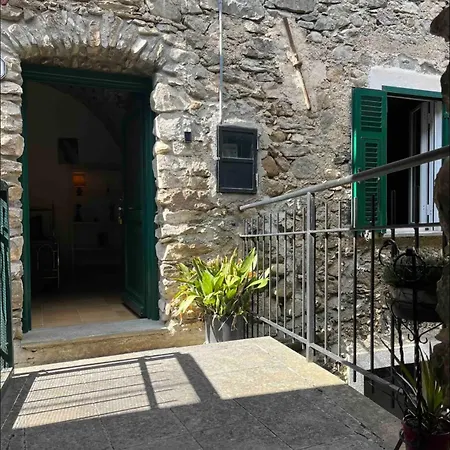 Casa Victoria - Full Equipped Stone House Holiday home Rocchetta Nervina